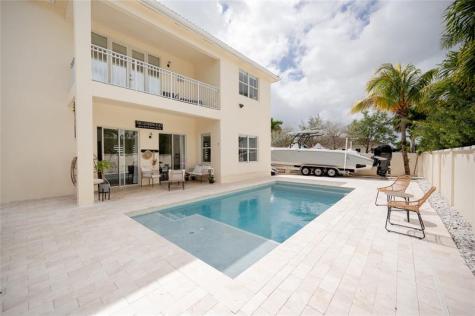 8891 NW 178th Lane Miami FL 33018