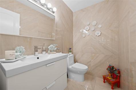 4906 N Travelers Palm Lane Tamarac FL 33319