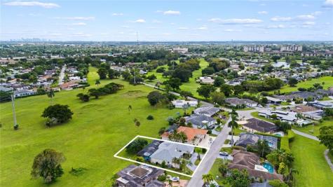 4906 N Travelers Palm Lane Tamarac FL 33319
