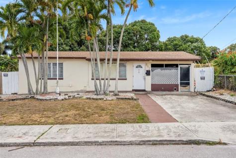 842 Kaye Street West Palm Beach FL 33405