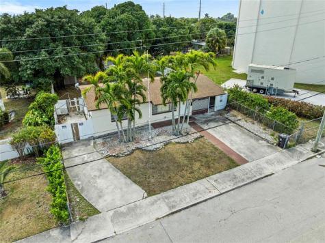 842 Kaye Street West Palm Beach FL 33405