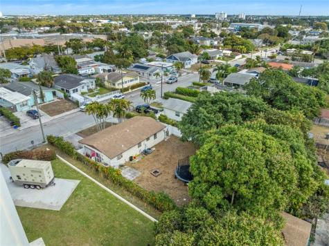 842 Kaye Street West Palm Beach FL 33405