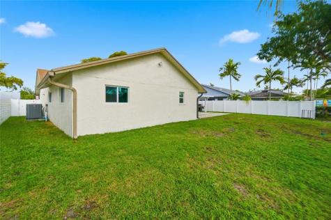 8340 SW 27th Place Davie FL 33328