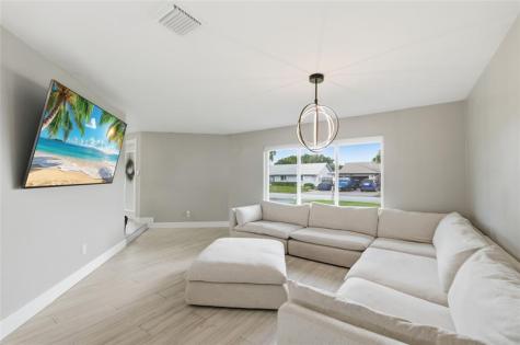 8340 SW 27th Place Davie FL 33328