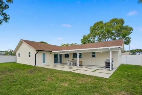 8340 SW 27th Place Davie FL 33328
