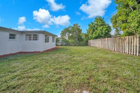 4911 NW 16th Street Lauderhill FL 33313