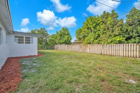 4911 NW 16th Street Lauderhill FL 33313