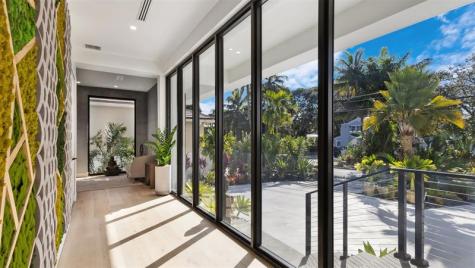 823 Ponce De Leon Drive Fort Lauderdale FL 33316