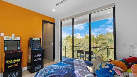 823 Ponce De Leon Drive Fort Lauderdale FL 33316