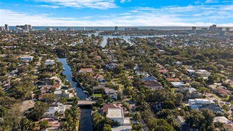 823 Ponce De Leon Drive Fort Lauderdale FL 33316