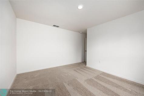 8725 98TH Court Vero Beach FL 32967