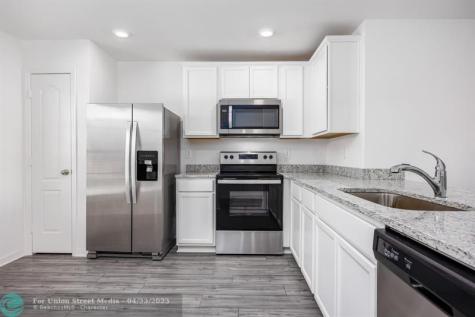 8725 98TH Court Vero Beach FL 32967