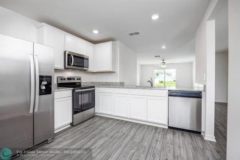 8725 98TH Court Vero Beach FL 32967