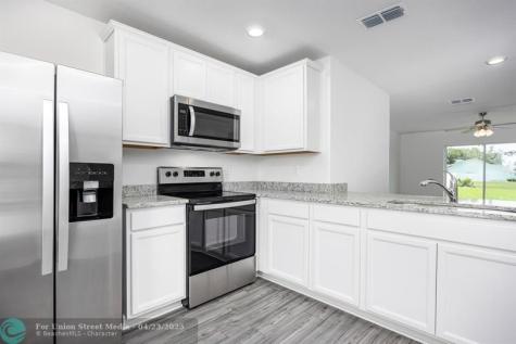 8725 98TH Court Vero Beach FL 32967
