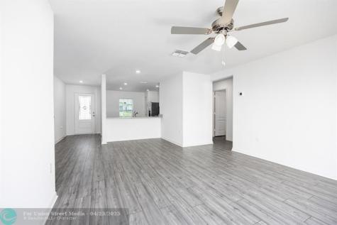 8725 98TH Court Vero Beach FL 32967