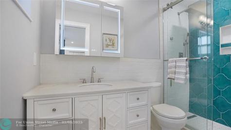 1736 NW 39th Street Oakland Park FL 33309