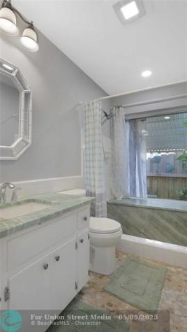 1736 NW 39th Street Oakland Park FL 33309
