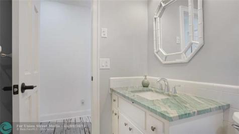 1736 NW 39th Street Oakland Park FL 33309
