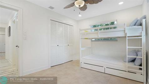 1736 NW 39th Street Oakland Park FL 33309