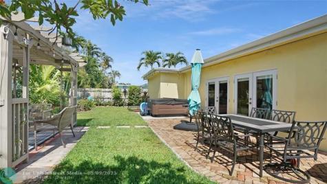 1736 NW 39th Street Oakland Park FL 33309