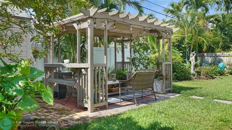 1736 NW 39th Street Oakland Park FL 33309