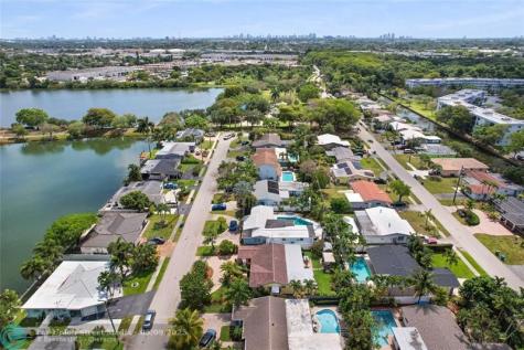1736 NW 39th Street Oakland Park FL 33309