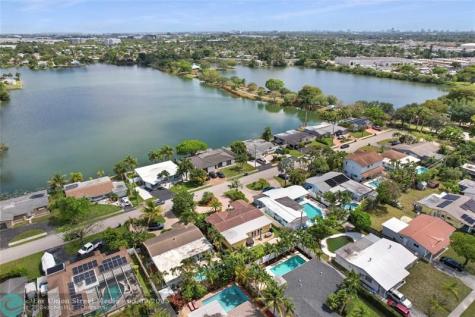 1736 NW 39th Street Oakland Park FL 33309