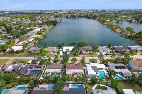1736 NW 39th Street Oakland Park FL 33309