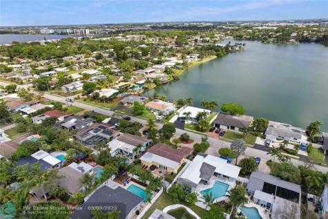 1736 NW 39th Street Oakland Park FL 33309