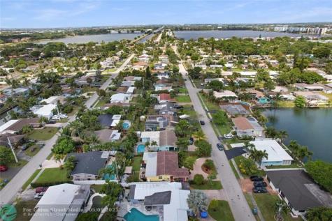 1736 NW 39th Street Oakland Park FL 33309
