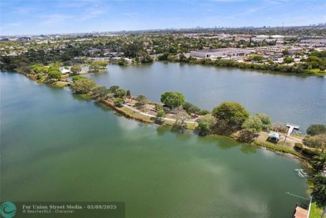 1736 NW 39th Street Oakland Park FL 33309