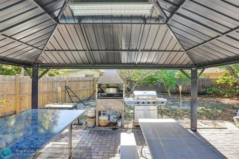 9261 SW 16th Road W Boca Raton FL 33428