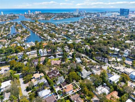 1125 SE 8th Street Fort Lauderdale FL 33316