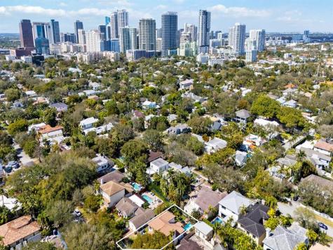 1125 SE 8th Street Fort Lauderdale FL 33316