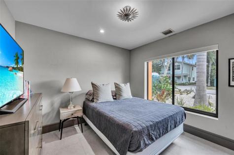 309 NE 21st Court Wilton Manors FL 33305