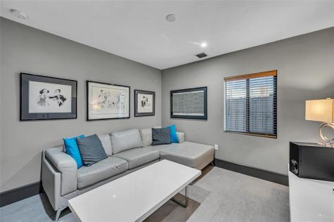 309 NE 21st Court Wilton Manors FL 33305