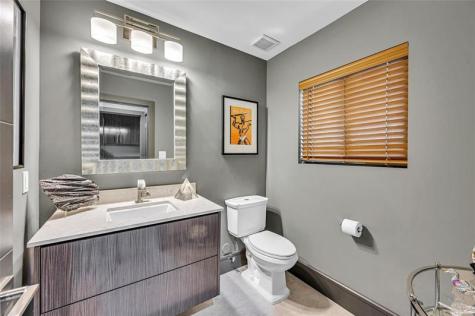 309 NE 21st Court Wilton Manors FL 33305