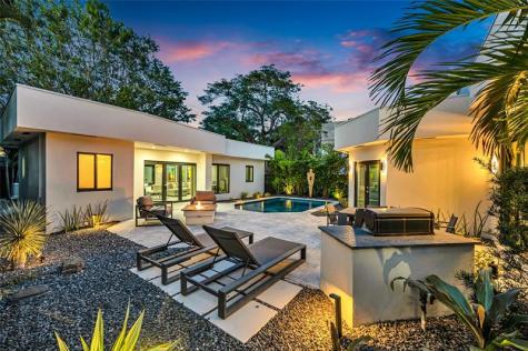 309 NE 21st Court Wilton Manors FL 33305