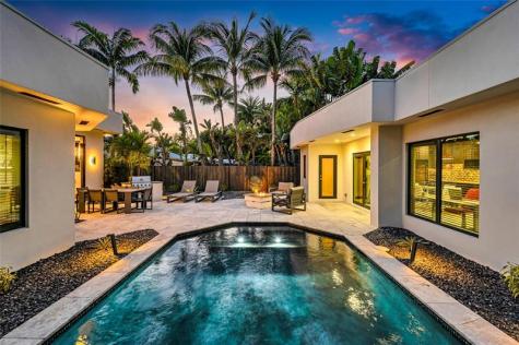 309 NE 21st Court Wilton Manors FL 33305