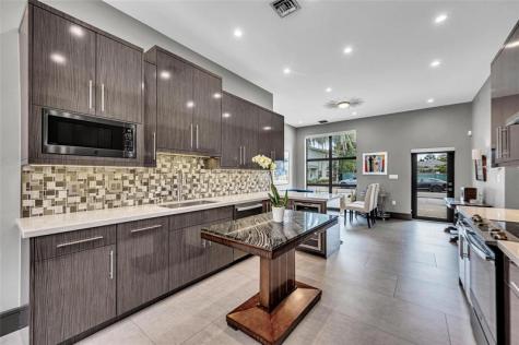 309 NE 21st Court Wilton Manors FL 33305