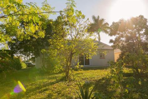 5339 Dixie Drive Naples FL 34113