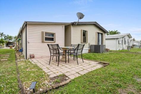 5343 NW 4th Terrace Deerfield Beach FL 33064