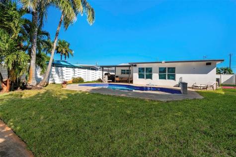 825 Argonaut Isle Dania Beach FL 33004