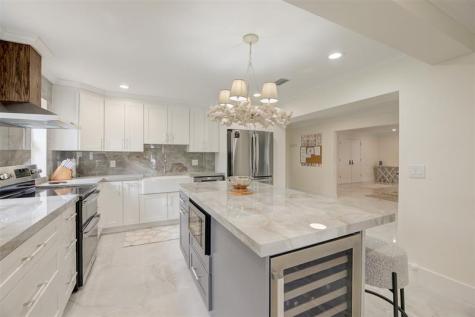 4821 NE 28th Avenue Lighthouse Point FL 33064
