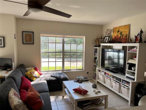 959 Azure Lane Weston FL 33326
