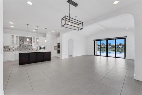 1286 SW 113th Way Pembroke Pines FL 33025