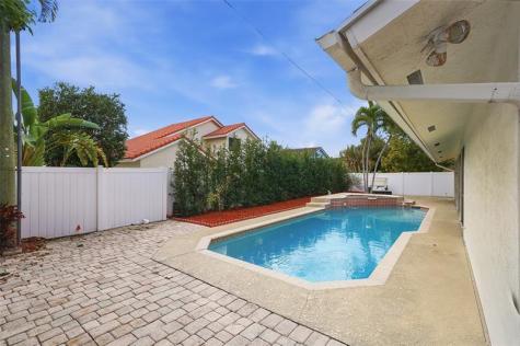 340 Apache Lane Boca Raton FL 33487
