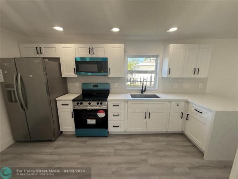 7026 NW 21st Avenue Miami FL 33147