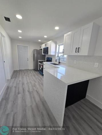 7026 NW 21st Avenue Miami FL 33147