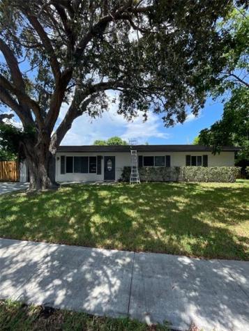 2521 NE 51st Street Lighthouse Point FL 33064